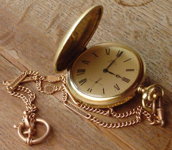 Reloj de bolsillo o faltriquera con cadena tradicional