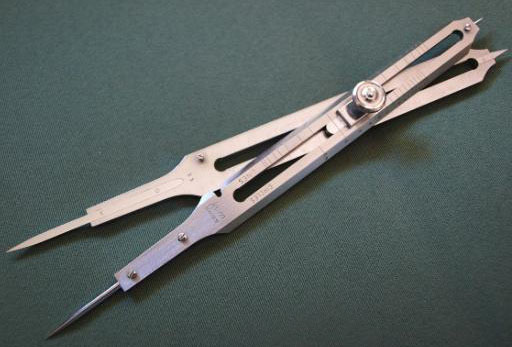 Compás de reducción ajustable para dividir segmentos con proporciones exactas